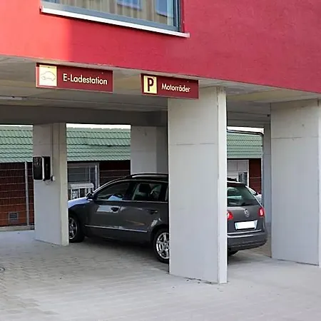 Iq-hotel Hotel *