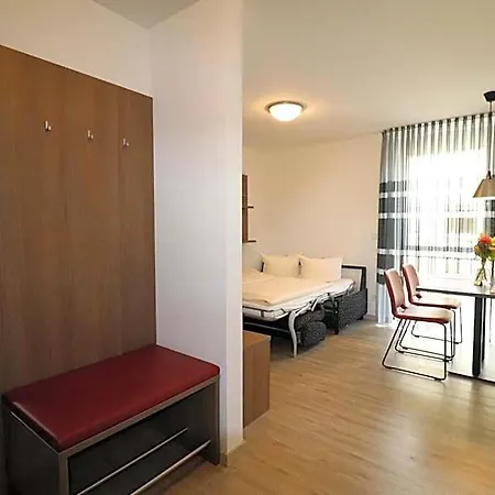 Iq-hotel *